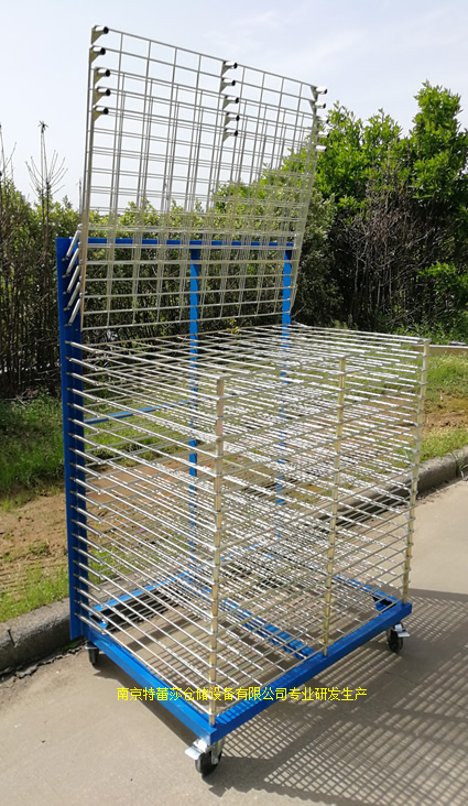 千層架也稱絲印千層架、千層車、乾燥架、晾曬架、晾紙架、網(wǎng)架、層架臺(tái)車及印刷車和干燥架，咨詢電話025-88802418