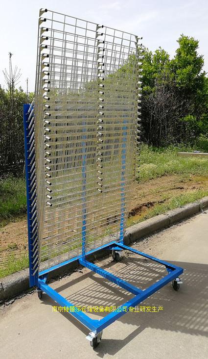 千層架也稱絲印千層架、千層車、乾燥架、晾曬架、晾紙架、網(wǎng)架、層架臺(tái)車及印刷車和干燥架，咨詢電話025-88802418